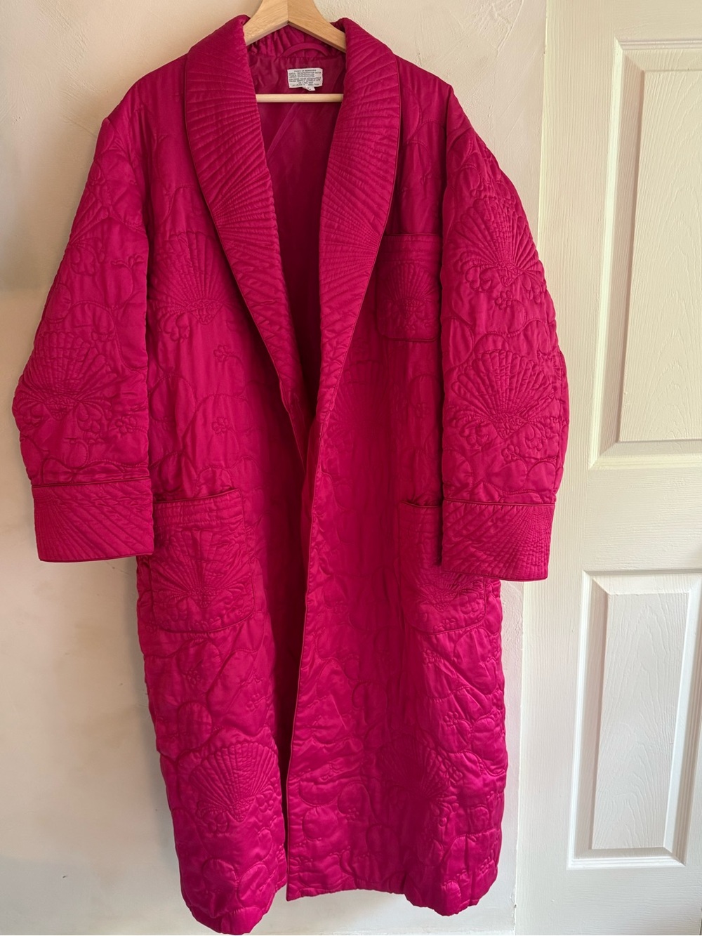 Vintage | Quilted Satin Robe | Hot Dark Pink | Floral Motif Hong Kong | Large
